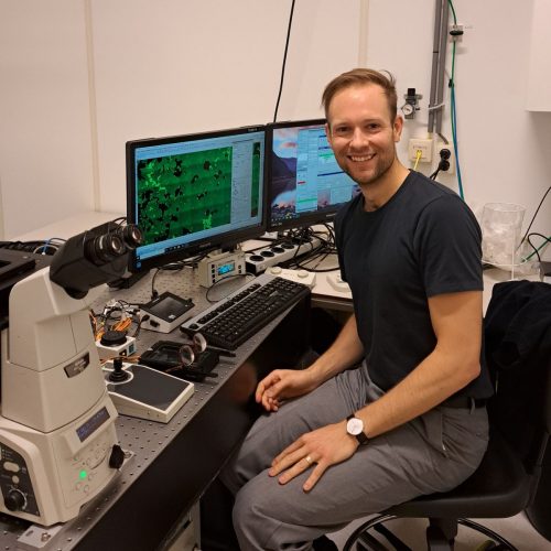 Reynolds Dziobek-Garrett in the lab.